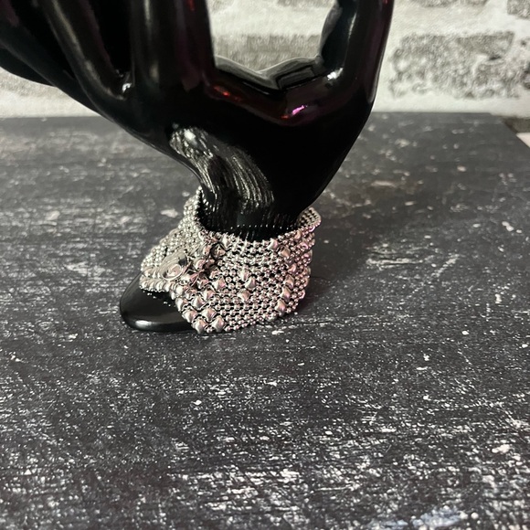 ONLY ONE LEFT! SG Flinging Arrows Liquid Silver Bracelet. - Picture 5 of 5